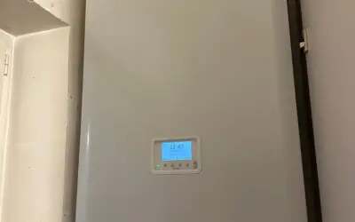 Chaudière condensation FRISQUET HYDROCONFORT 20 kw et UPEC 50 litres